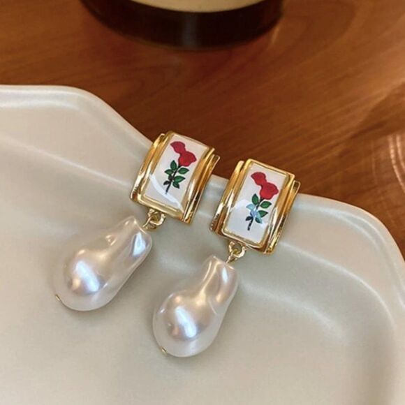 🔅🆕🔅 Elegant Classic Vintage Soft Girl Floral Pattern Pearl Drop Earrings🔅 - Picture 5 of 10